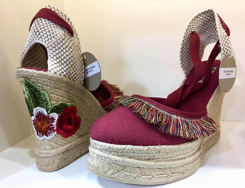 Os Sapatos do Verão 2018 - 25 tendências e hits em calçados e bolsas apresentados na Francal | Sapatos, Verão, Moda