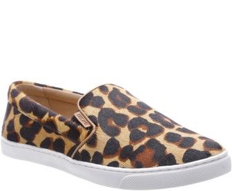 Combinação melhor que essa não há: conforto, estilo, estampa, tudo de bom! Para garantir aquele glam e aquela ousadia necessárias em alguns dias, o animal print veio pra ficar. Mas sem saltos, agora Print Sneakers, Shoe Boots, Shoes, Everyday Fashion, Slip On Sneaker, Animal, Boutique, Best, Casual