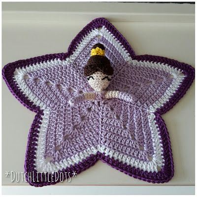 DutchLittleDots IreneHaakt gehaakte knuffeldoekjes boek lovey gehaakt haken knuffeldoekje knuffel doekje prinses princess crochet pattern AlaSascha Newborn Nursery, Lovey, Cuddling, Ravelry, Baby Shower Gifts, Crochet Patterns, Crochet Hats, Cotton, Babyshower
