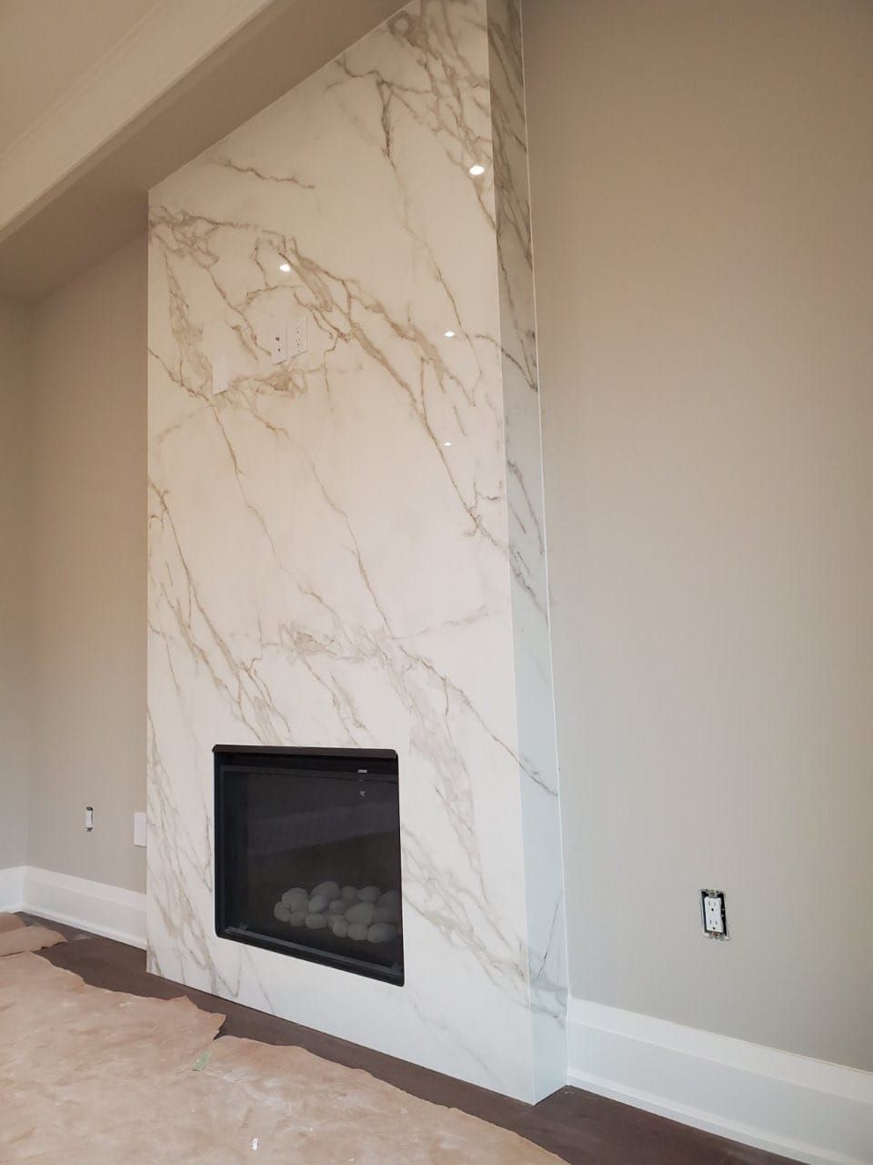 Fireplace: Neolith Calacatta | Marble Trend | Marble, Granite, Tiles | Toronto | Ontario : Marble Trend | Marble, Granite, Tiles | Toronto | Ontario Tiled Fireplace Wall, Granite Fireplace, Fireplace Tile Surround, Living Room Decor Fireplace, Fireplace Built Ins, Home Fireplace, Fireplace Remodel, Marble Fireplaces, Fireplace Makeover