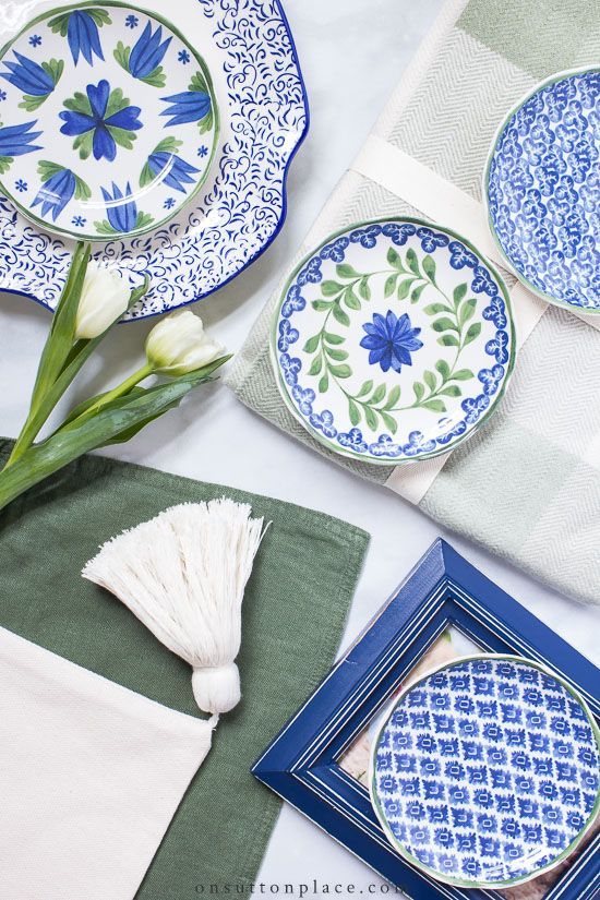 Design Tips for an Asymmetrical Plate Wall