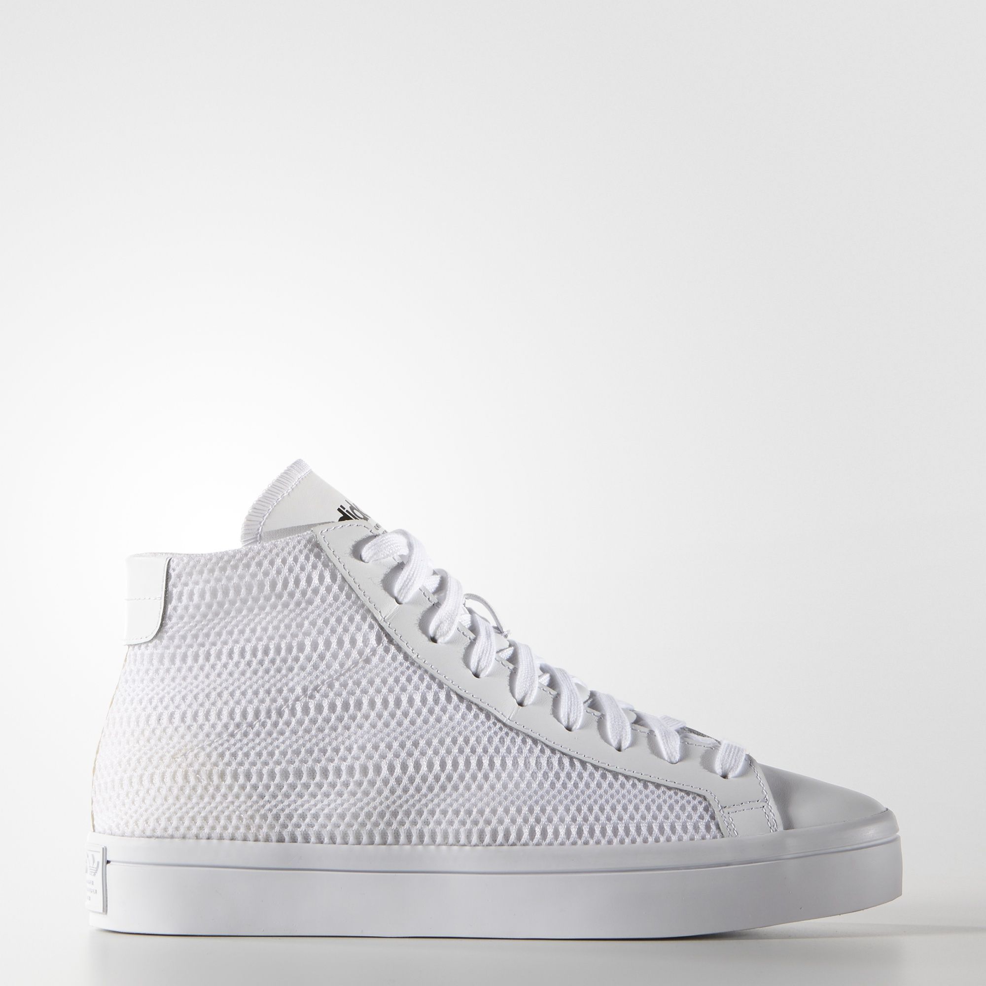Elaborar principal llorar Inspired by the iconic Rod Laver, the original Court Vantage shoes ... Elaborar principal llorar Inspired by the iconic Rod Laver, the original Court Vantage shoes ...