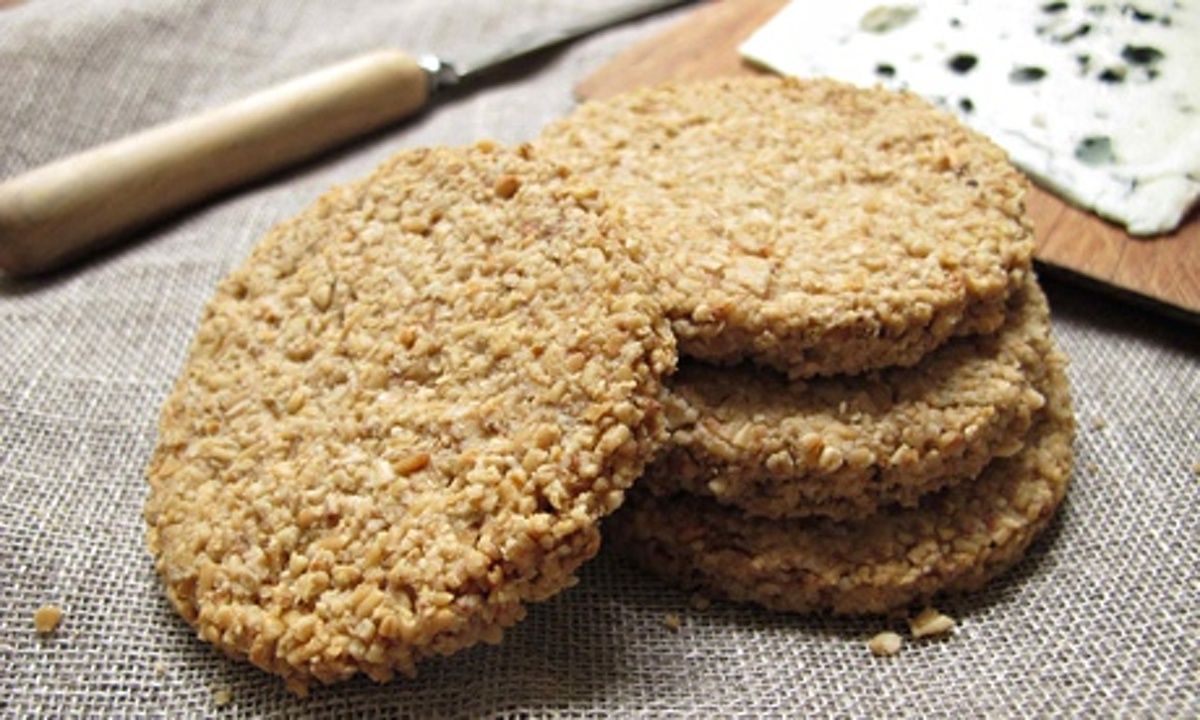 How To Cook The Perfect Oatcakes Oat Cakes Oat Cake Recipes oatmeal-biscuits