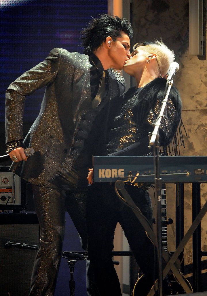 Adam Lambert Photos Photos 2009 American Music Awards Show In