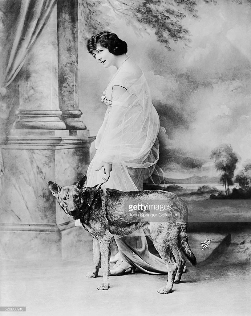 Communication on this topic: Vanity, vanity/ Communication on this topic: Evelyn Peirce, vanity/