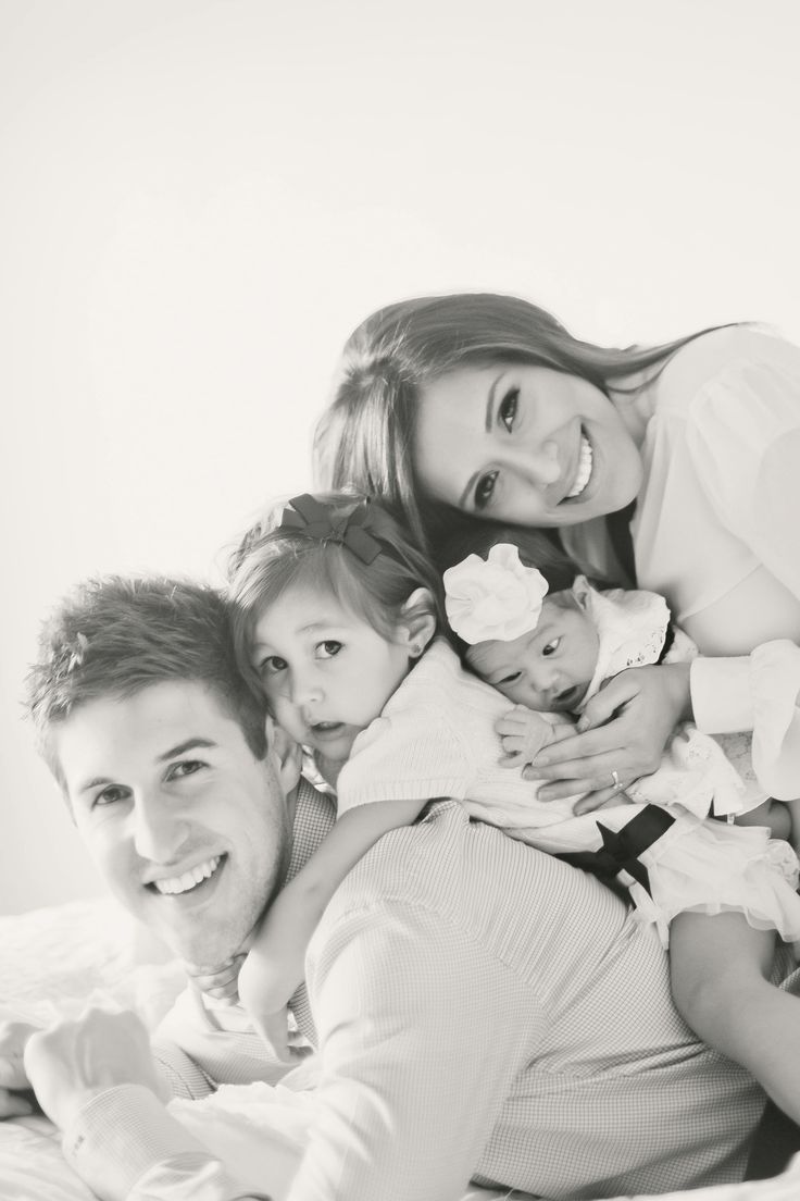 MyChicBump Copyrigh Tom #copyrigh #dogoutfitideas #mychicbump #familyphotooutfits