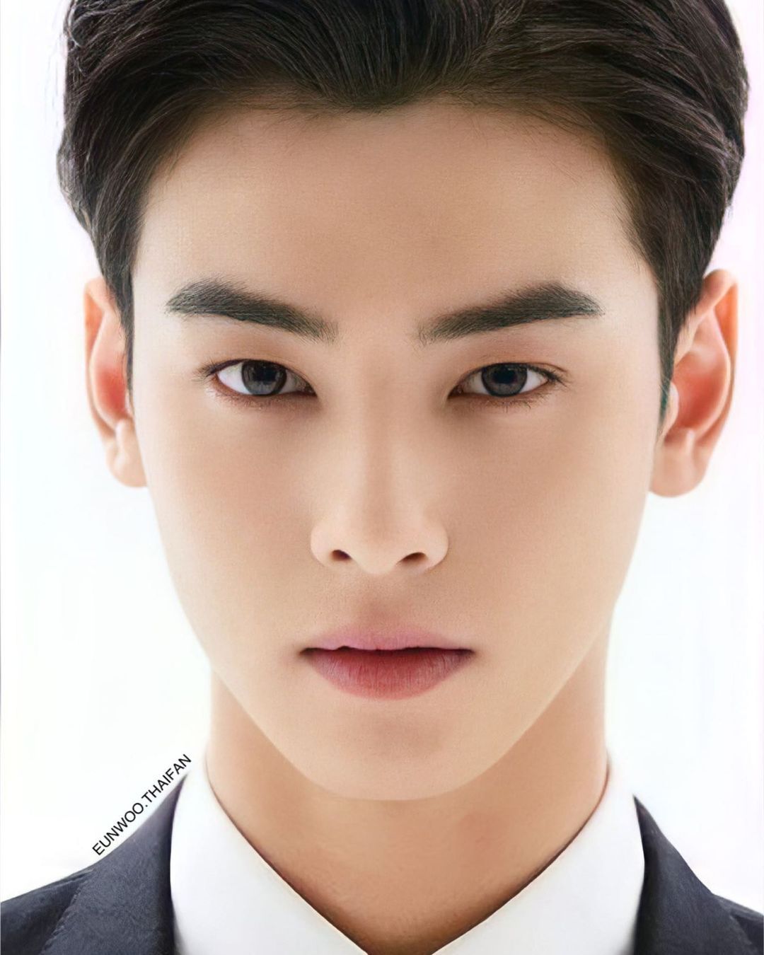Eunwoo.Thaifan on Instagram: “เปิดเหม่ง 😳❤️🔥✨ 🚫don’t repost my picture & video🚫 ________________________________ #chaeunwoo #chaeunwooastro #eunwoo #eunwooastro #astro…” Cha Eunwoo Astro, Eun Woo Astro, Handsome Korean Actors, Handsome Boys, Arte Digital Fantasy, Astro Wallpaper, Korean Boys Hot, Lee Hyun, Kdrama Actors