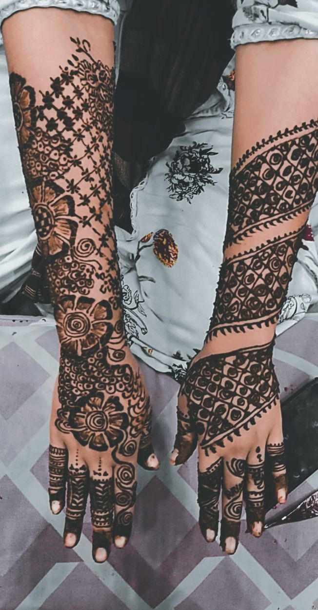 Adorable mehendi design . #mehendi #henna #mehndi #hennaart #wedding #mehendidesign #hennaartist #hennadesign #hennatattoo #hennadesigns #mehendiart #mehendiartist #art #indianwedding #hennawedding #bridalhenna #hennalove #hennainspire #mehandi #bride #mehendilove #heena #mehendioutfit #bridal #love #bridalmehendi #mehndidesigns #mehendidesigns #mehendiceremony #bhfyp Henna Hand Tattoo, Hand Tattoos, Mehendi Designs, Mehndi, Love, Wedding, Art, Fashion, Amor