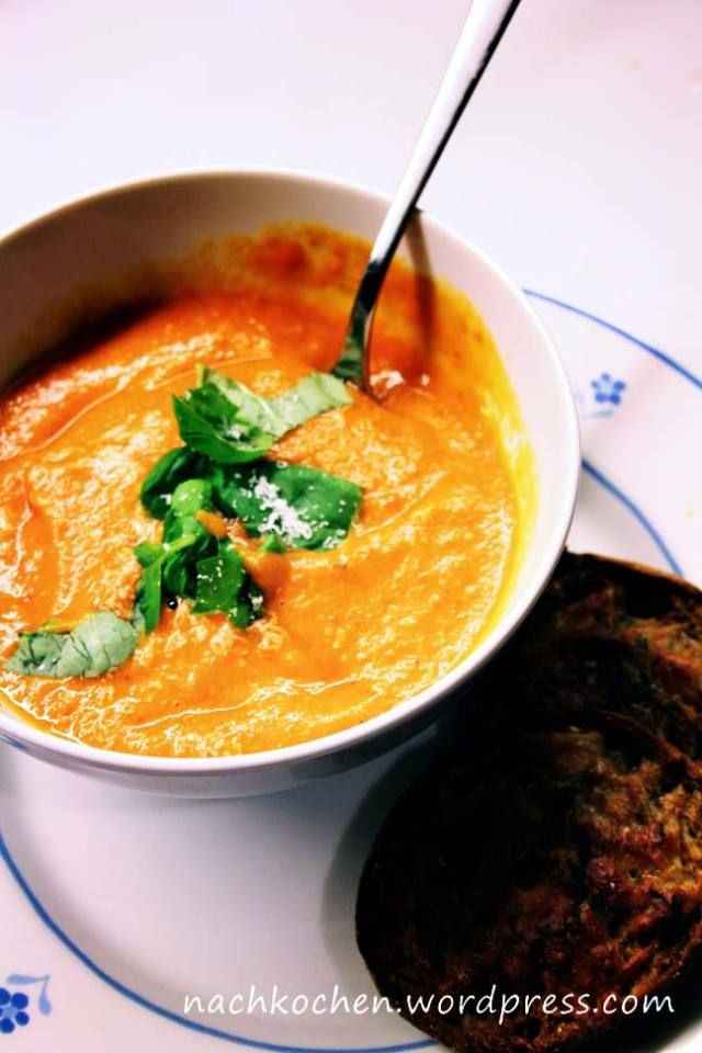Tomatensuppe á la Jamie | Tomaten suppe, Tomatensuppe, Suppen und eintöpfe