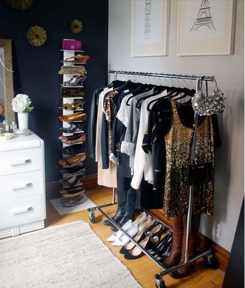 15 Ideas Para Organizar Tu Ropa Cuando No Tienes Clóset - Mi Casa  Organizada | No closet solutions, Garment racks, Clothing rack