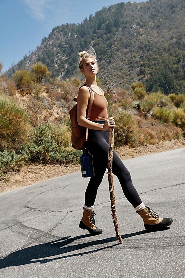 Pin By Rabia On Sports Hiking Outfit Women Trekking Outfit Women Cute Hiking Outfit