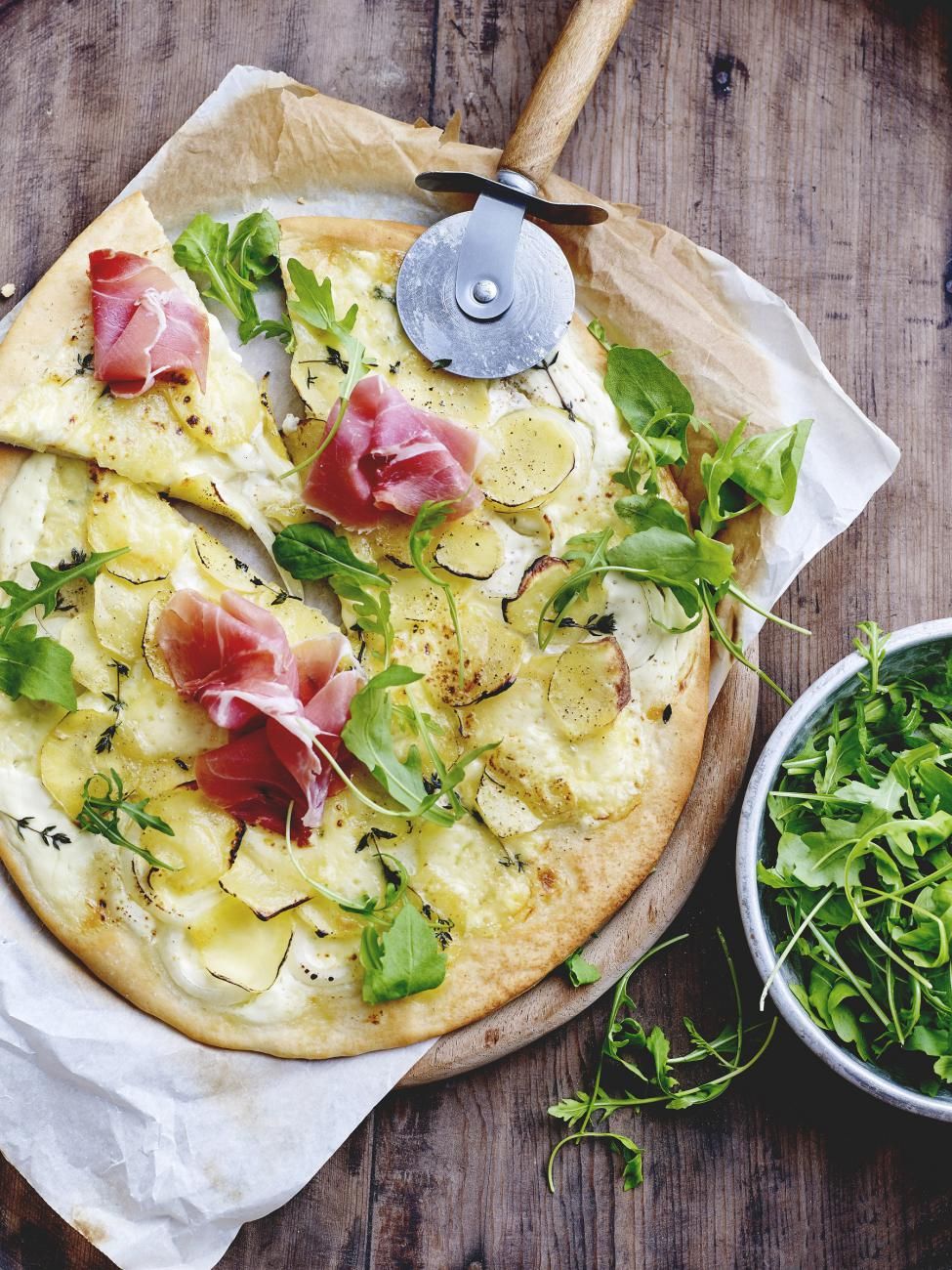 Pizza tartiflette Recept Voedsel ideeën, Lekker eten Pizza tartiflette Recept Voedsel ideeën, Lekker eten