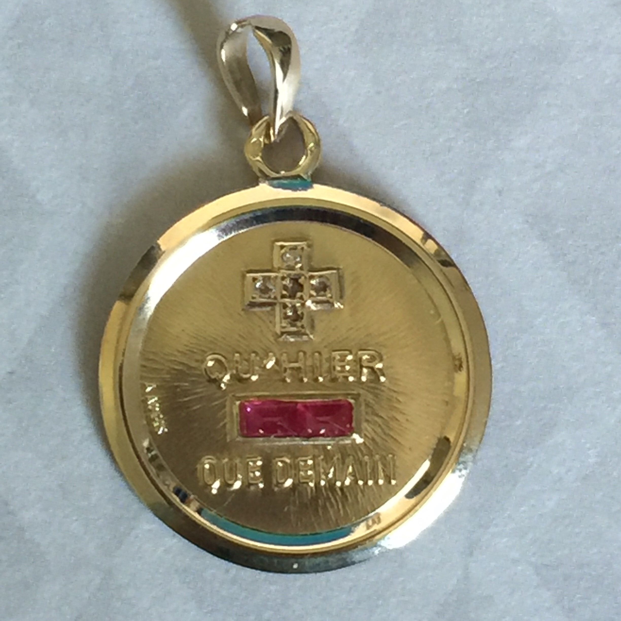 J Ai Le Plaisir De Vous Presenter Cet Article De Ma Boutique Etsy Medaille D Amour Augis Qu Hier Que Demain Signee A Augis Avec 5 Diamants Et 2 Rubis Fe J Ai Le Plaisir De Vous Presenter Cet Article De Ma Boutique Etsy Medaille D Amour Augis Qu Hier Que Demain Signee A Augis Avec 5 Diamants Et 2 Rubis Fe