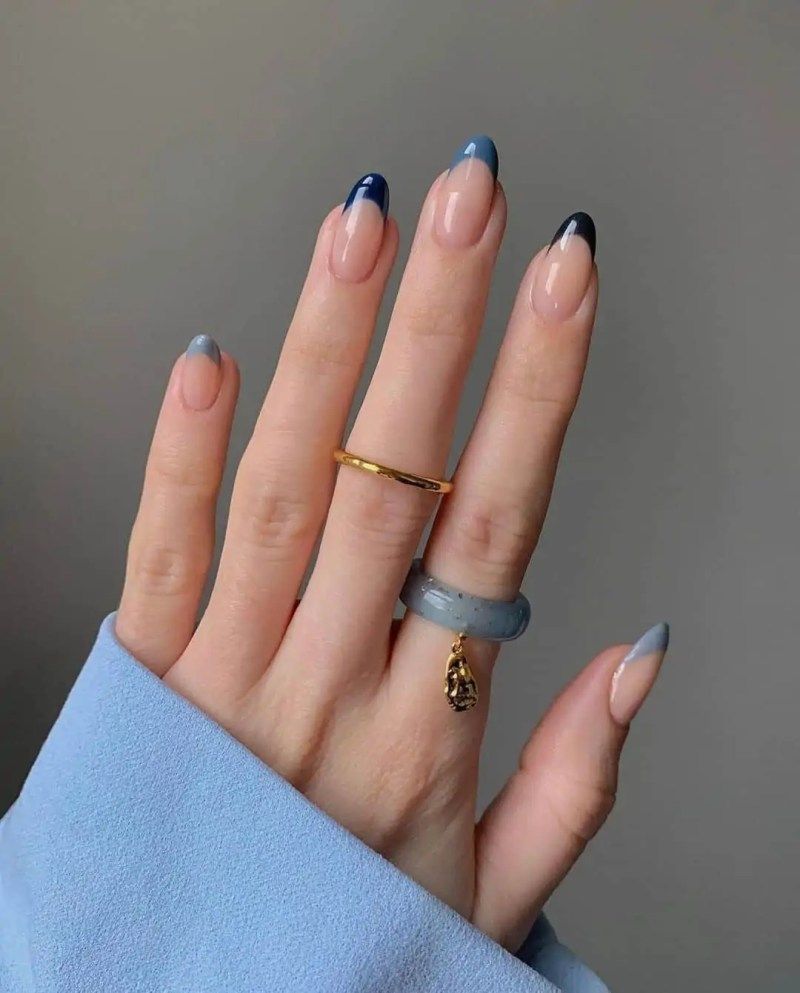 Christmas is such a festive and amazing season. I am a passionate fashionista that thinks that having good and neat nails is a cherry on top no matter what. I have compiled the best ideas Frensh Nails, Chic Nails, Stylish Nails, Blue Gel Nails, Colored Tip Nails, Y2k Nails, Coffin Nails, Oval Acrylic Nails, Classy Acrylic Nails