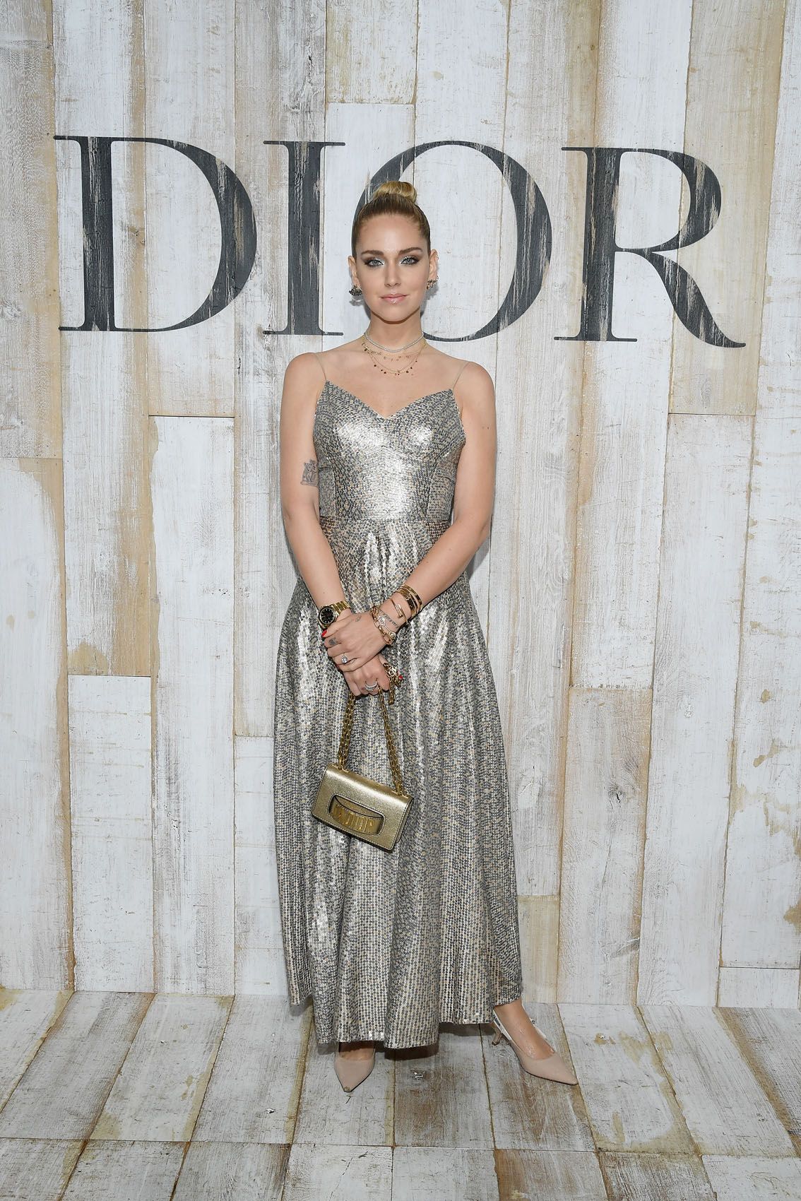 Alexa Chung Wears Stunning Metallic Suit At Dior Cruise 2019 Alexa Chung Wears Stunning Metallic Suit At Dior Cruise 2019