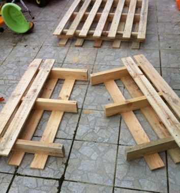 Bricolage Creer du mobilier de jardin avec des palettes en bois - que faire des meubles apres un deces Bricolage Creer du mobilier de jardin avec des palettes en bois - que faire des meubles apres un deces