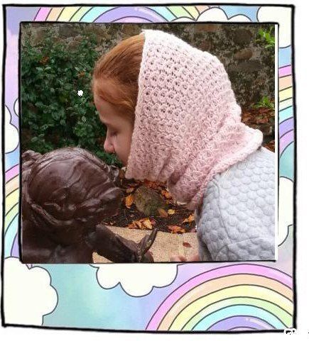 Idée cadeau à tricoter : le snood cagoule