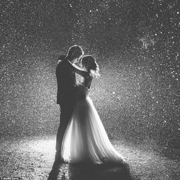 Cute Romantic Couples Black And White Photography In Rain (5) Wedding Poses...