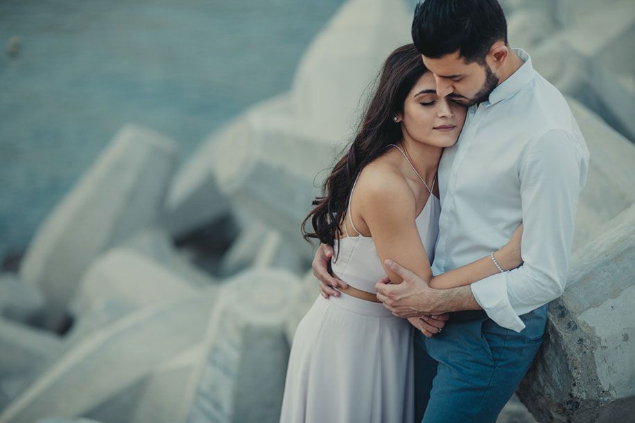 Neha And Pawan Shangri La Pre Wedding Photoshoot Neha And Pawan Shangri La Barr Al Ah Destination Weddings In Oman Weddingsutra