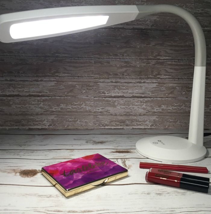Daydreaming Beauty Reviews The Ottlite Natural Daylight Led Daydreaming Beauty Reviews The Ottlite Natural Daylight Led