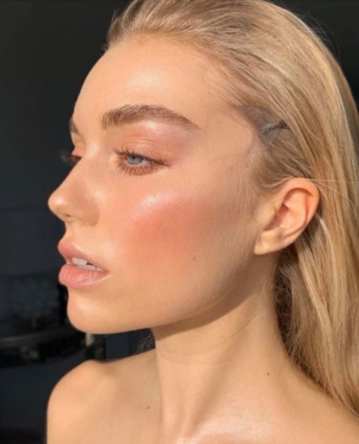 Refresh Your Makeup Game With Living Coral Color of The Year 2019 - Page 6 of 9 - VIVA GLAM MAGAZINE™ Glam Makeup, Pretty Makeup, Bridal Makeup, Wedding Makeup, Makeup Glowy, Glitter Makeup, Eyeshadow Makeup, Easy Makeup, Gorgeous Makeup