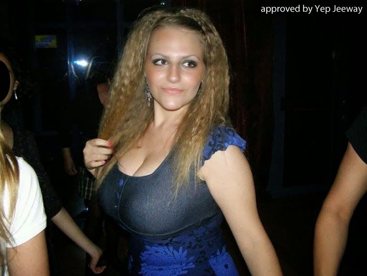 Fat threesome dildos Busty amature friend