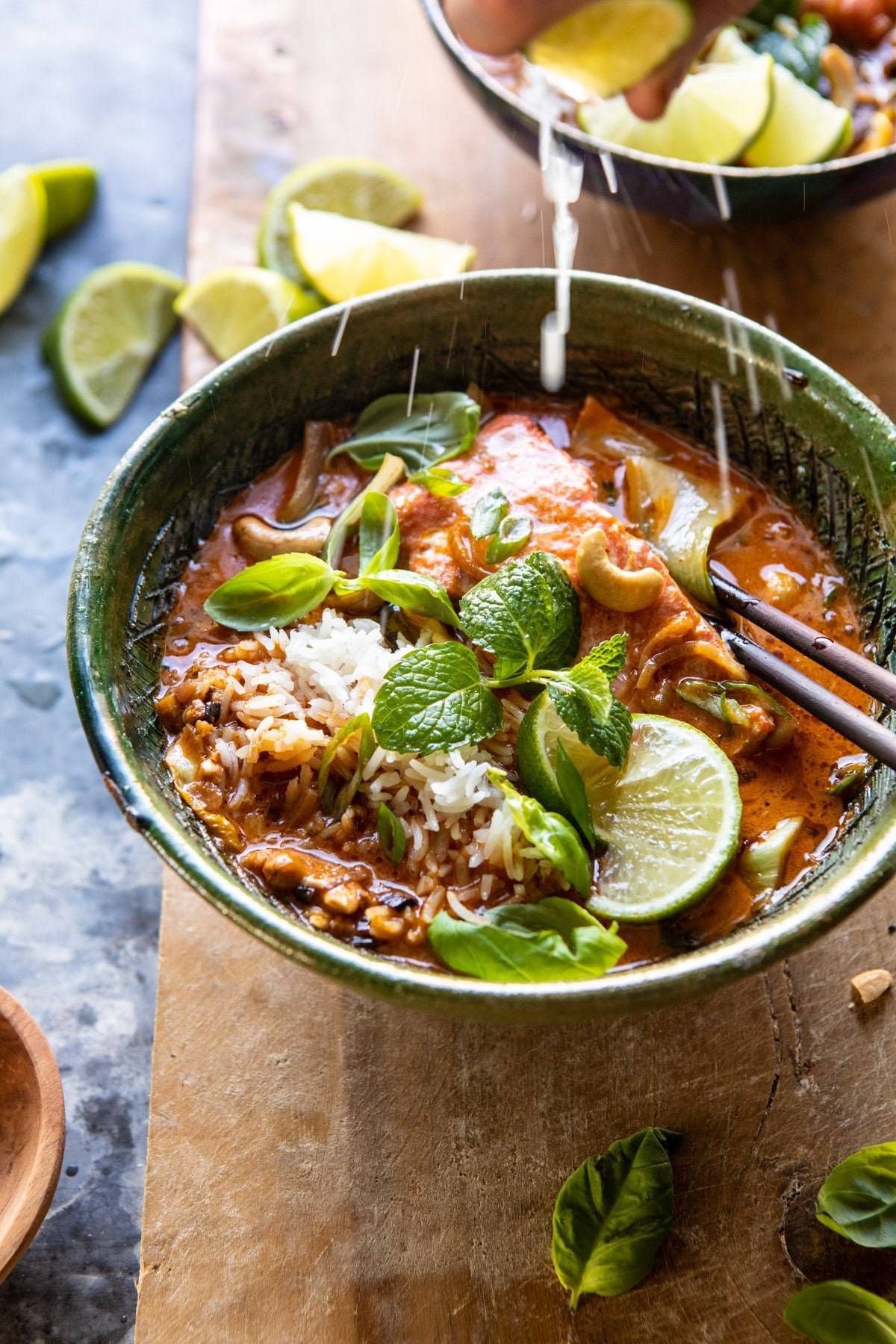 Keeping things colorful, quick, and cozy with this Saucy 30 Minute Thai Basil Salmon Curry. This curry is for those nights when you're craving comfort food, but need to keep it healthy....and easy. It's all made in one pot using good for you ingredients. Serve over steamed rice for a dinner that everyone will love! Curry Recipes, Fish Recipes, Seafood Recipes, Asian Recipes, Cooking Recipes, Seafood Entrees, Healthy One Pot Meals, Healthy Recipes, Paleo Dinner