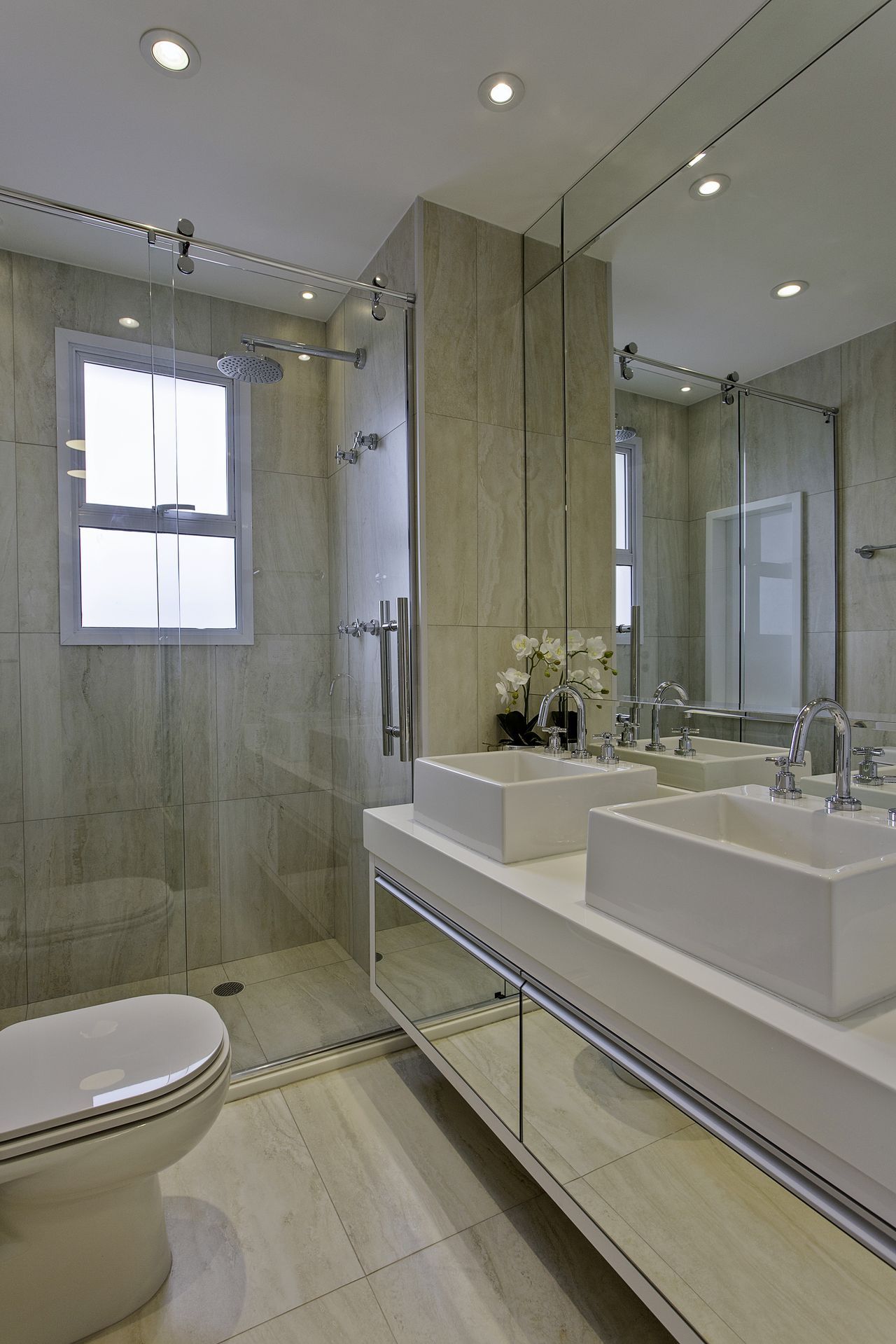 Bathroom Design Luxury, Bathroom Design Small, Small Bathroom Remodel, Bath Design, Home Interior Design, Bathroom Designs, House Bathroom, White Bathroom, Bathroom Decor