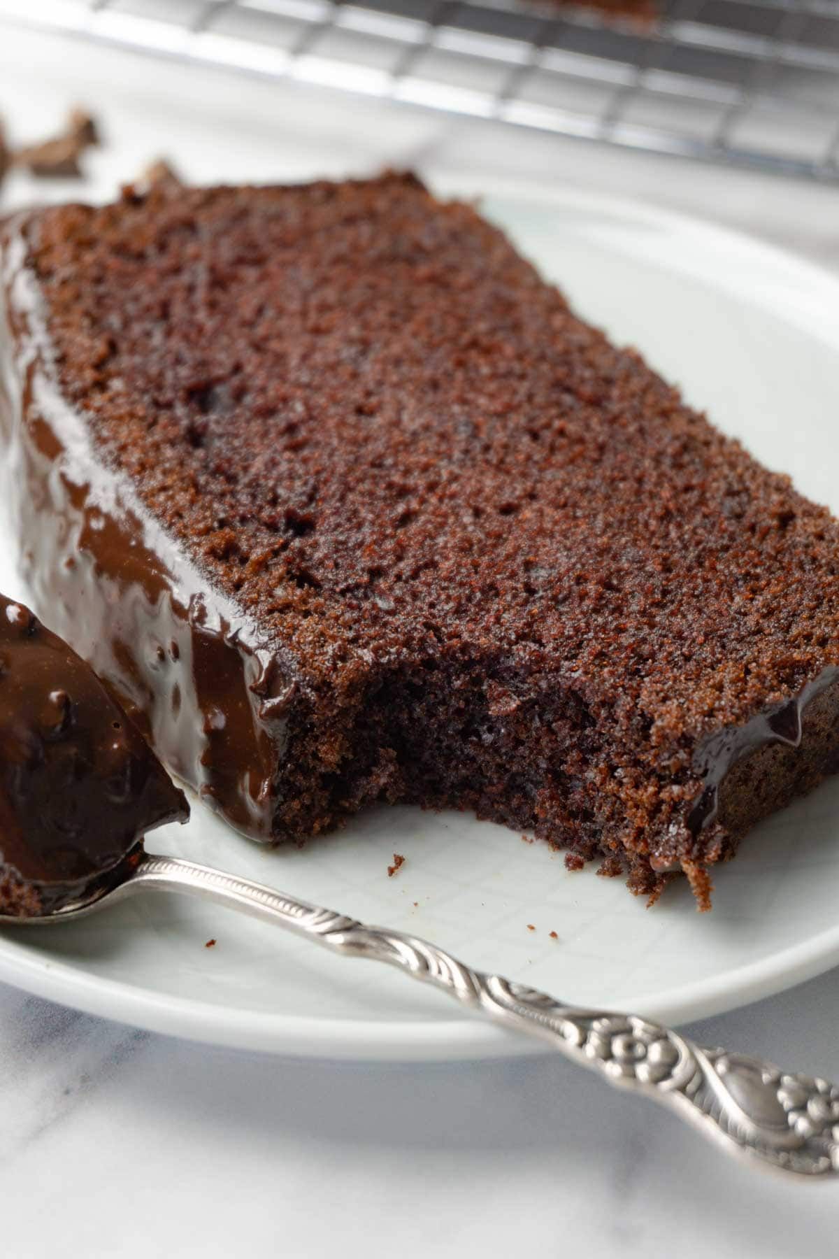 Chocolate Cookies Easy, Chocolate Pound Cake, Chocolate Dessert Recipes, Chocolate Flavors, Bake Off Recipes, Pound Cake Recipes, Chocolate Ganache Glaze, Raspberry Coulis, Cake Flour