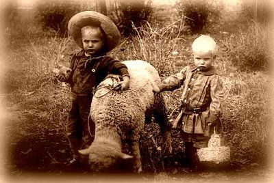 Primarily Primitives by abigailes_mommy: Vintage Children/Pets/Farm Animals Images Vintage Children Photos, Vintage Pictures, Old Pictures, Old Photos, Cute Baby Animals, Animals For Kids, Farm Animals, Antique Photos, Vintage Photographs