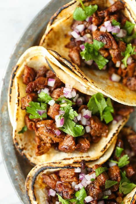 Mexican Street Tacos - Easy, quick, authentic carne asada street tacos you can now make right at home! Top with onion, cilantro + fresh lime juice! SO GOOD! Health Dinner Recipes, Diy Food Recipes, Beef Recipes, Vegetarian Recipes, Cooking Recipes, Healthy Recipes, Dinner Healthy, Vegetarian Dinner, Delicious Vegetarian