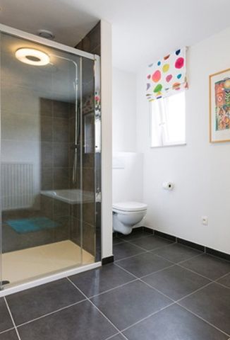 Salle de bains moderne u2022 sol carrelé u2022 douche à lu0027italienne - salle de bain moderne douche italienne Salle de bains moderne u2022 sol carrelé u2022 douche à lu0027italienne - salle de bain moderne douche italienne