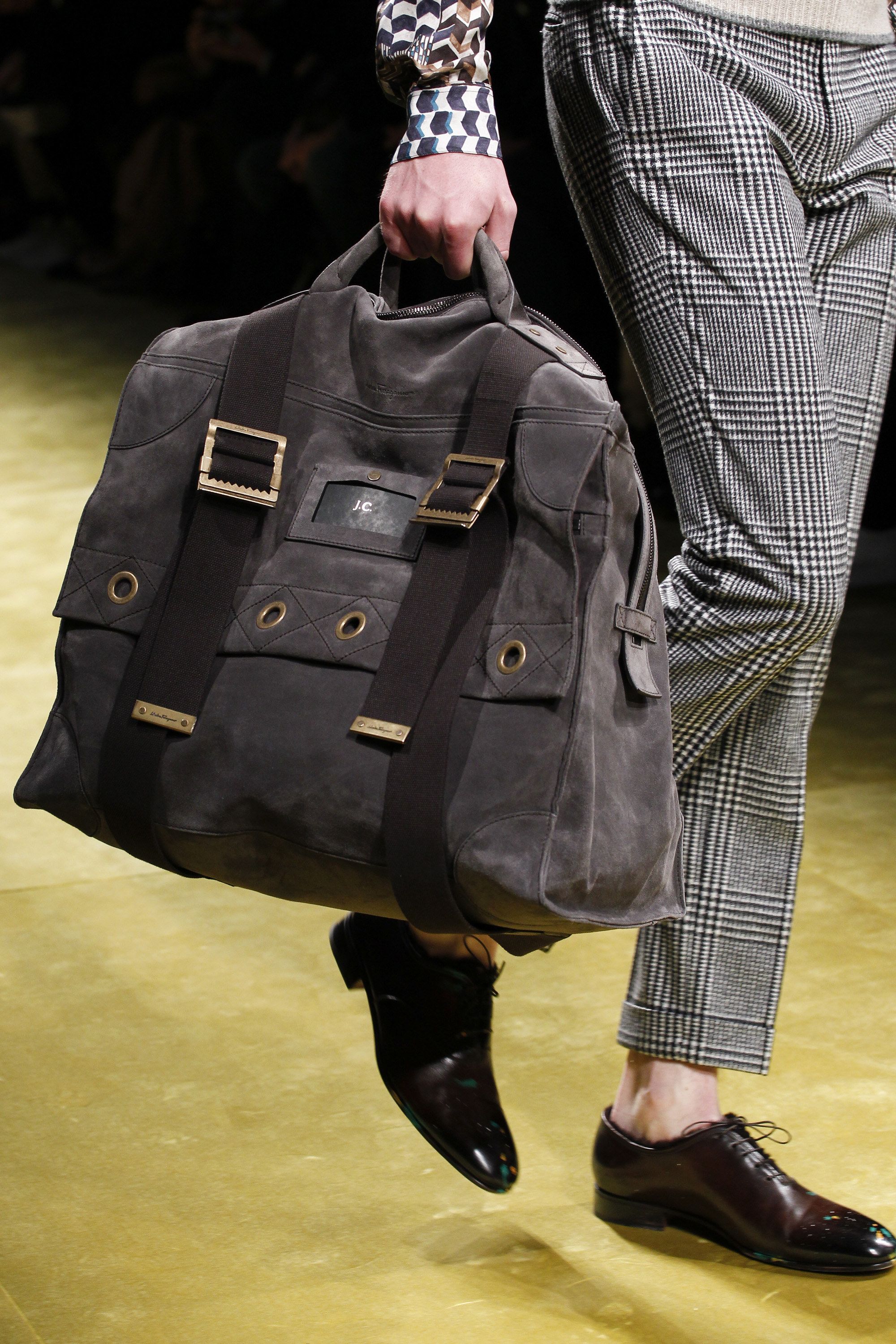 Salvatore Ferragamo Fall 2016 Menswear Fashion Show | Mens Salvatore Ferragamo Gentleman's Essentials i 2020