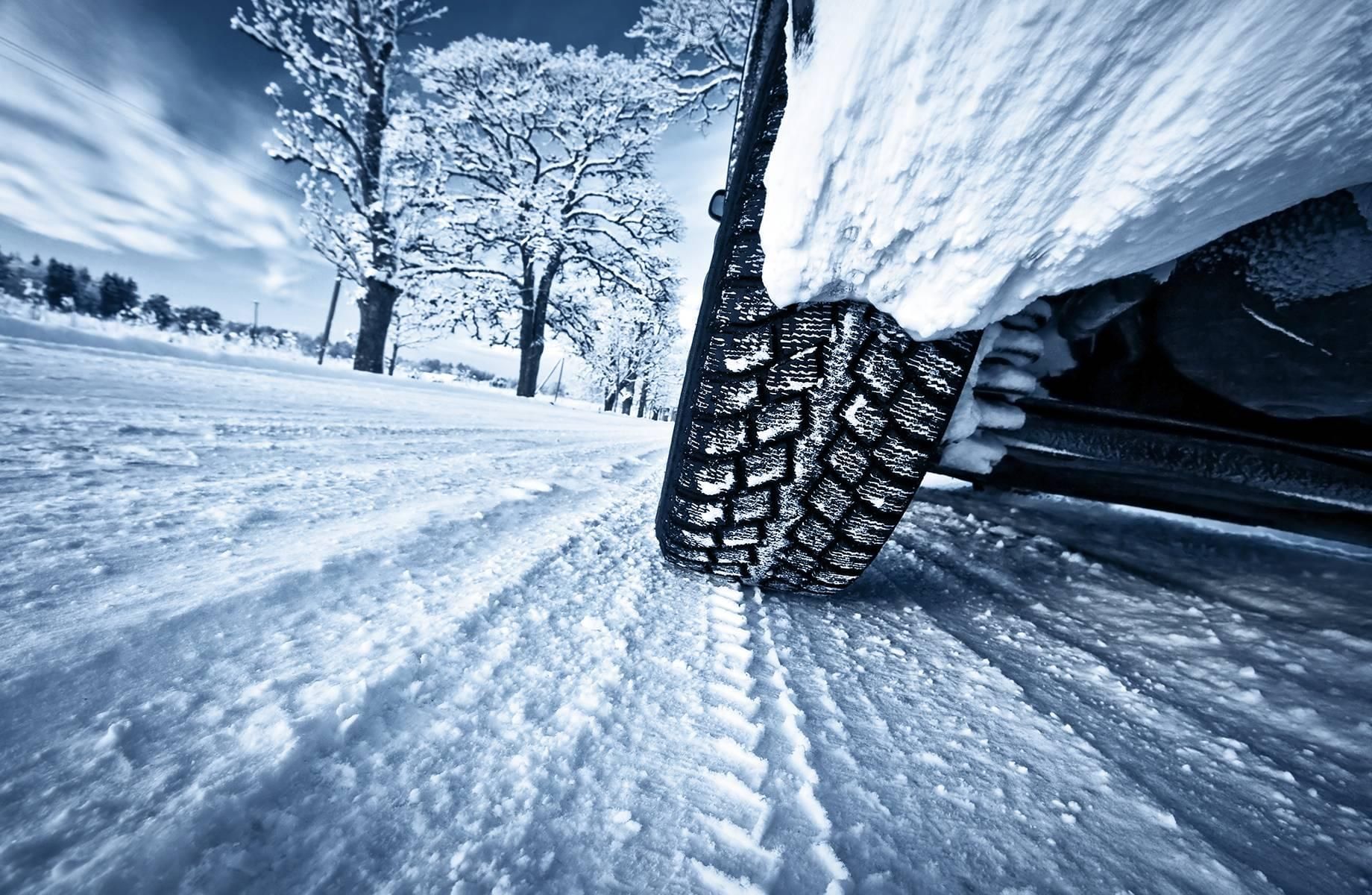 Driving In Snow 1 Jpg 1840 1200 Winter Driving Winter Tyres Winter Driving Tips