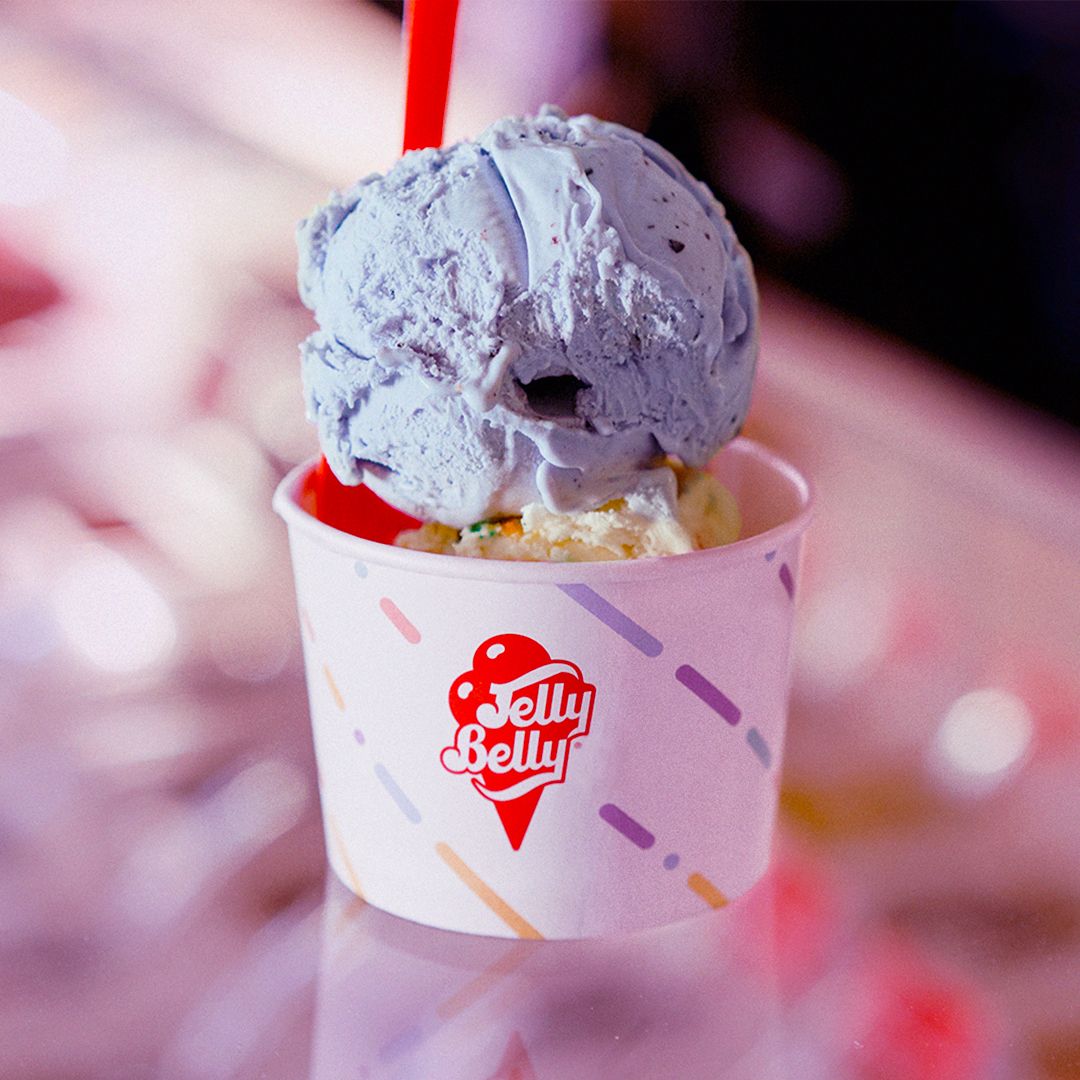 Every Day S A Celebration With Our Berry Blue And Birthday Cake Ice Cream كل يوم جديد هو مناسبة تستحق الاحتفال مع آيس كريم بلوبير Ice Cream Jelly Belly Cream