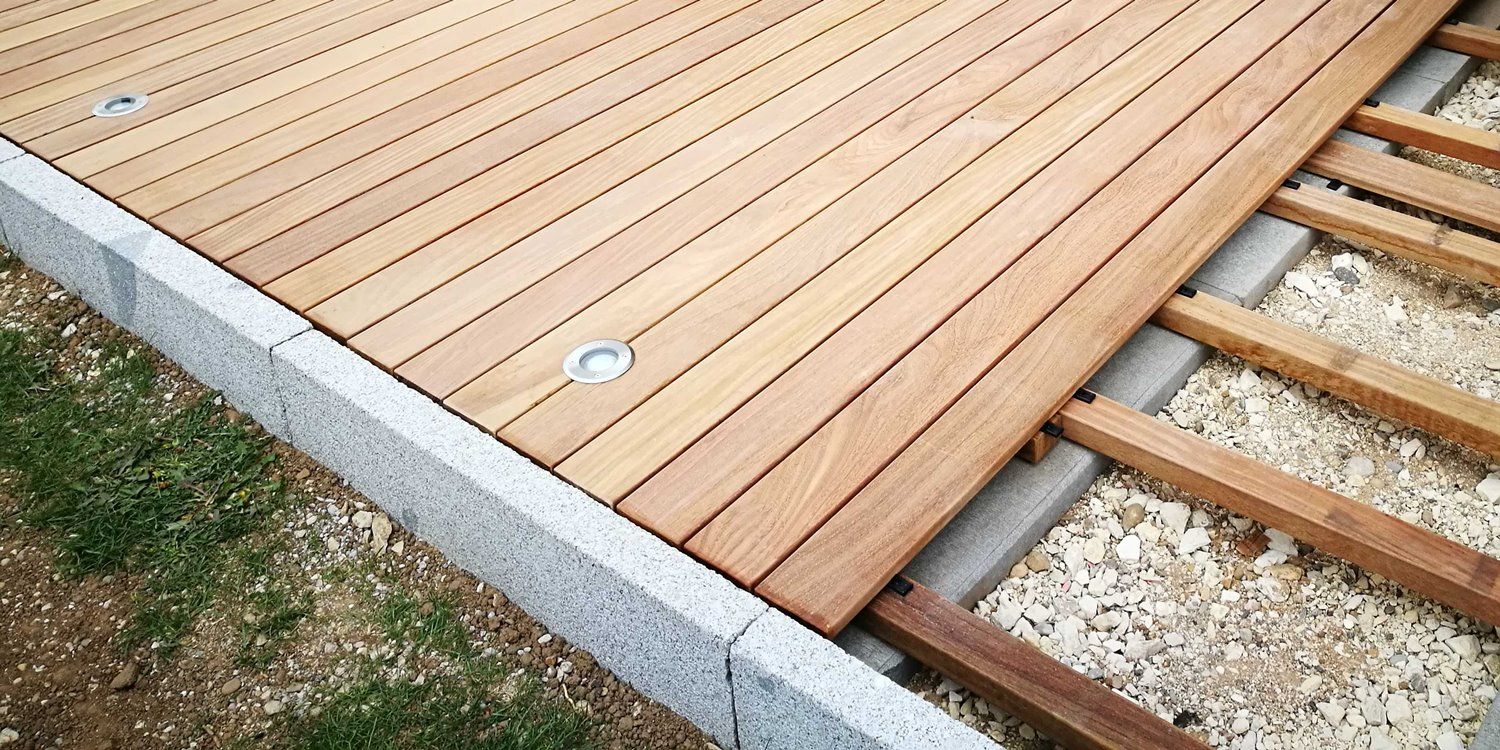 Terrassendielen verlegen mit Bauanleitung für die Holzterrasse