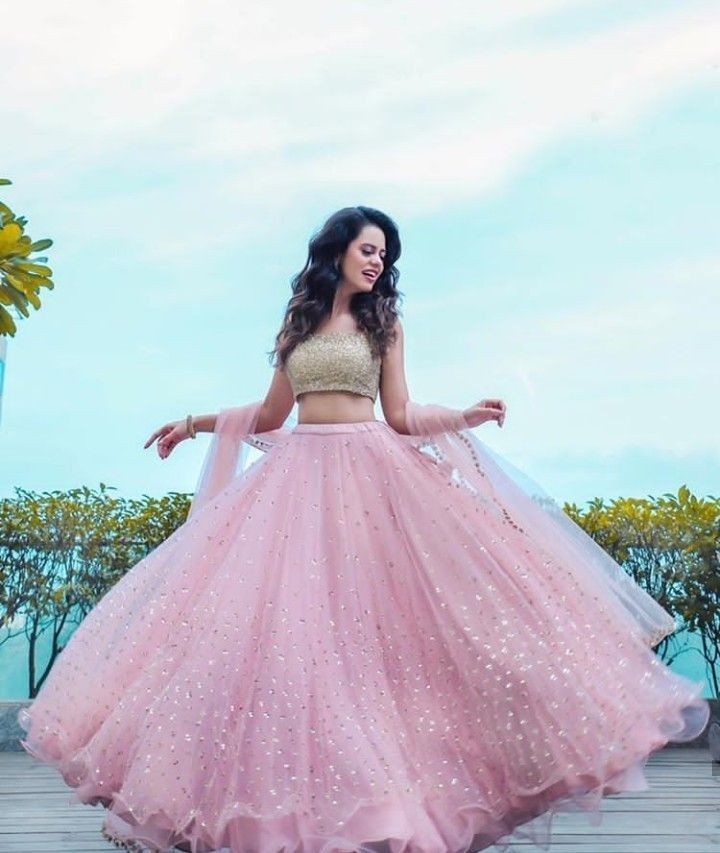 What is India famous for Culture Festivals Spices Taj Mahal Yoga… #fanfiction #Fanfiction #amreading #books #wattpad Indian Wedding Gowns, Indian Gowns Dresses, Indian Bridal Outfits, Indian Fashion Dresses, Wedding Dresses, Pakistani Dresses, Wedding Lehenga Designs, Designer Bridal Lehenga, Lehenga Designs Latest