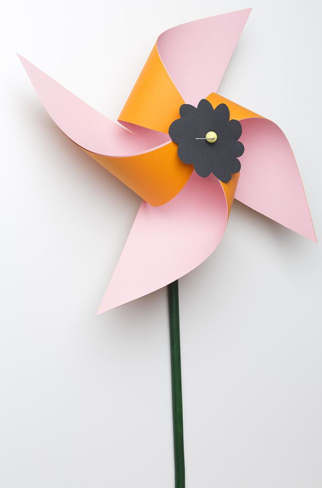 diy giant flower pinwheel crafty diy giant flowers pinwheels paper flower pinwheels