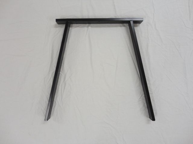 Bordben til spisebord i sort lakeret stÃ¥l. skrÃ¥ben i 70 cm højde som ... Bordben i stål