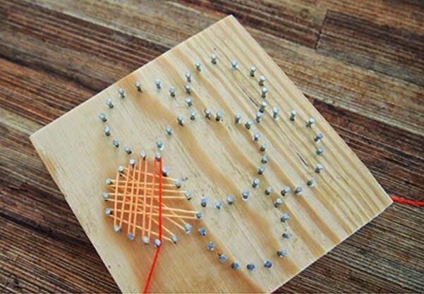 Haz Un Cuadro De Figuras Con Clavos E Hilos En Una Tabla De Madera Hoy En Lodijoella Net Nos Dedicaremos Clavos E Hilos Como Hacer Cuadros Cuadros Con Hilos