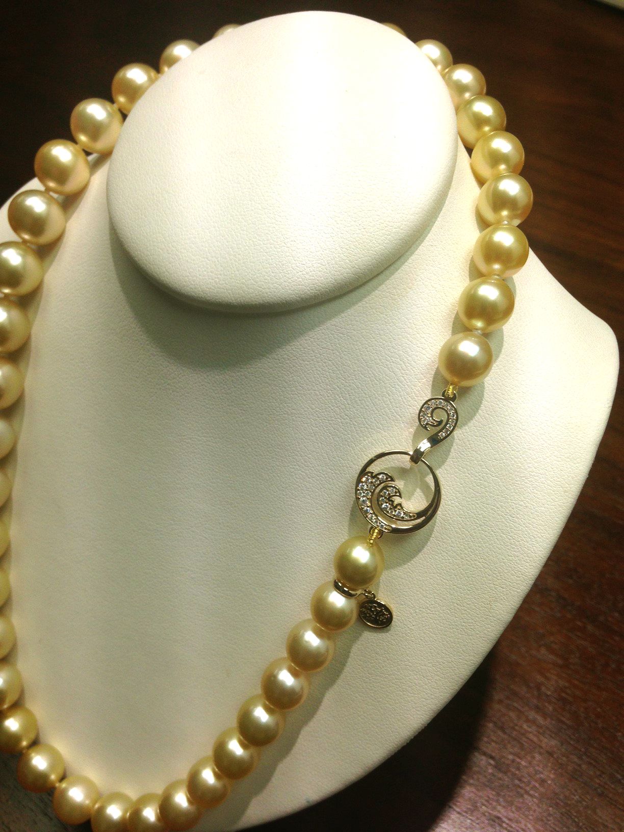 South Sea Golden Pearl Jewelry by Maui Divers Jewelry of Hawaii