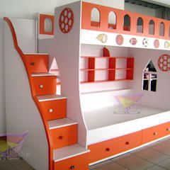 varonil y divertida litera para niños : Recámaras de estilo moderno por
