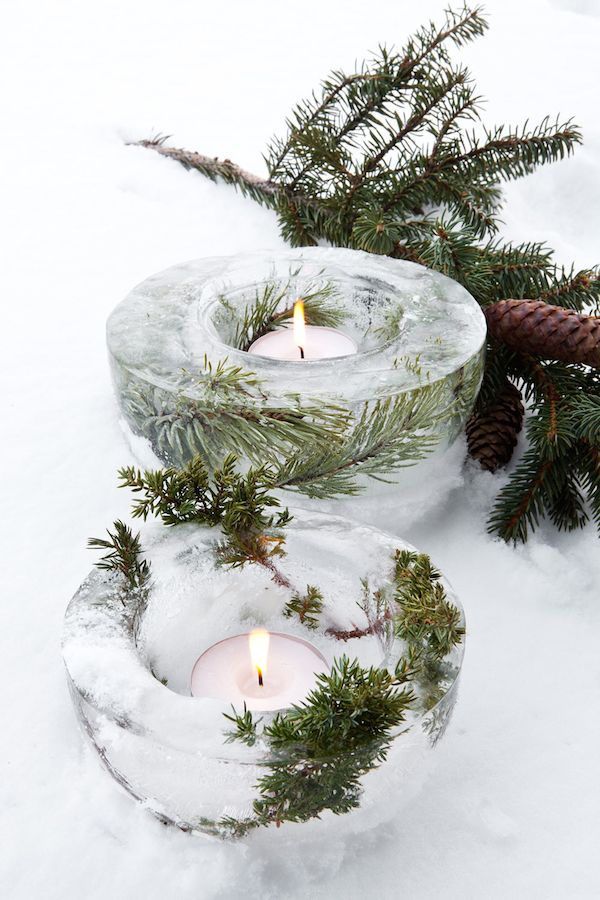 Beautiful, simple Danish Christmas DIY inspiration Danish Christmas, Modern Christmas Decor, Noel Christmas, Outdoor Christmas Decorations, Scandinavian Christmas, Winter Christmas, Christmas Crafts, Magical Christmas, Scandinavian Style