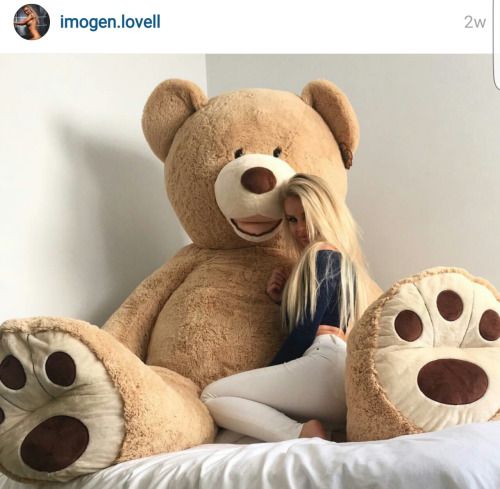 Naked girls eith teddy bear opposite Naked girls eith teddy bear for the