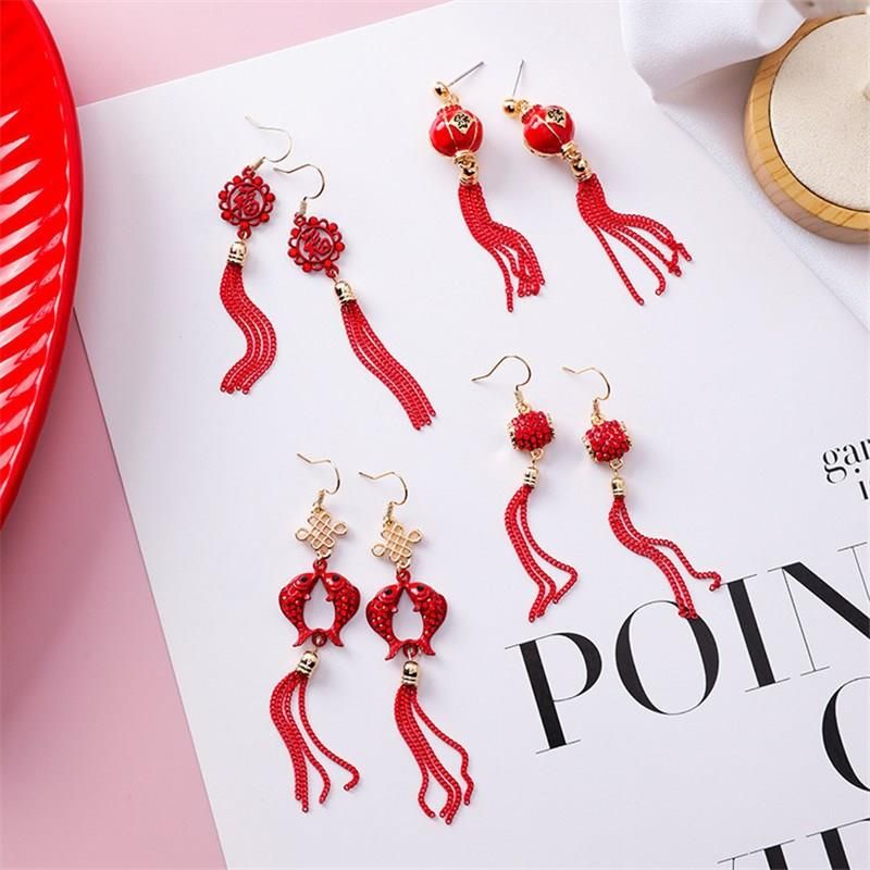 Kimono stud earrings with tassels