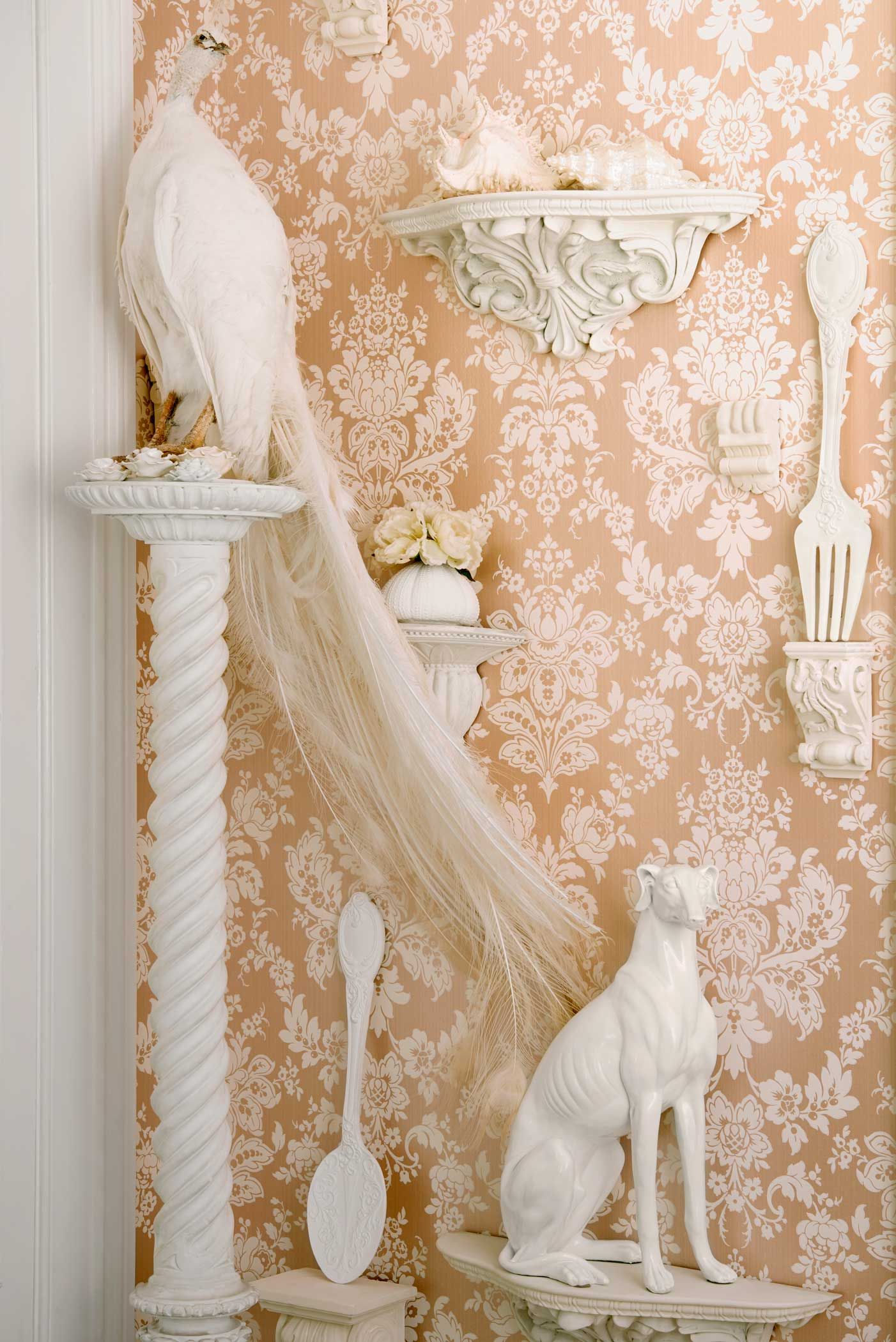 Téléchargement gratuit Images Papier Peint Giselle Fond Rose Clair Motifs Damasses Blancs actualisé par