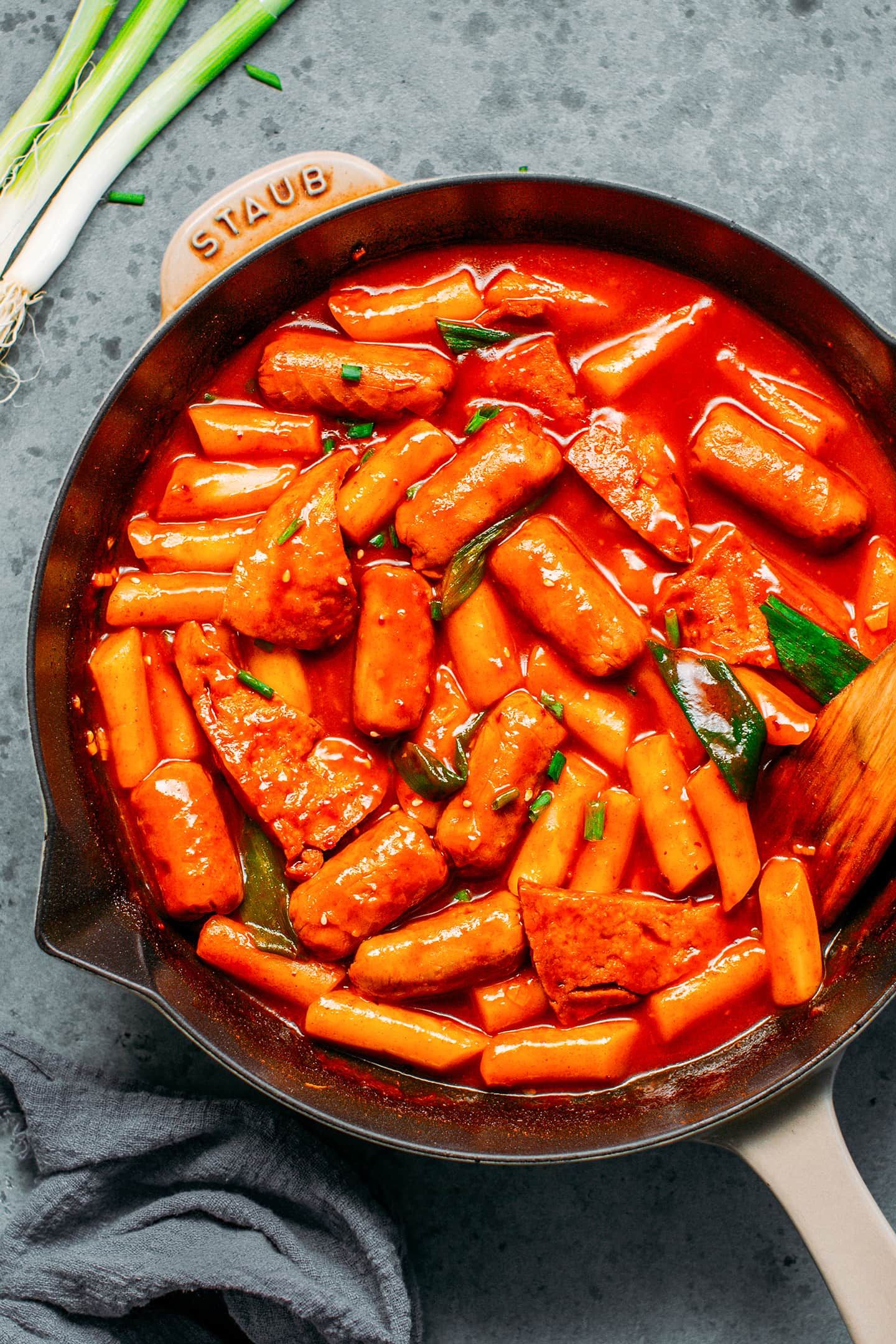 Easy Vegan Tteokbokki Spicy Korean Rice Cakes Full Of Plants easy-vegan-tteokbokki-spicy-korean-rice-cakes-full-of-plants