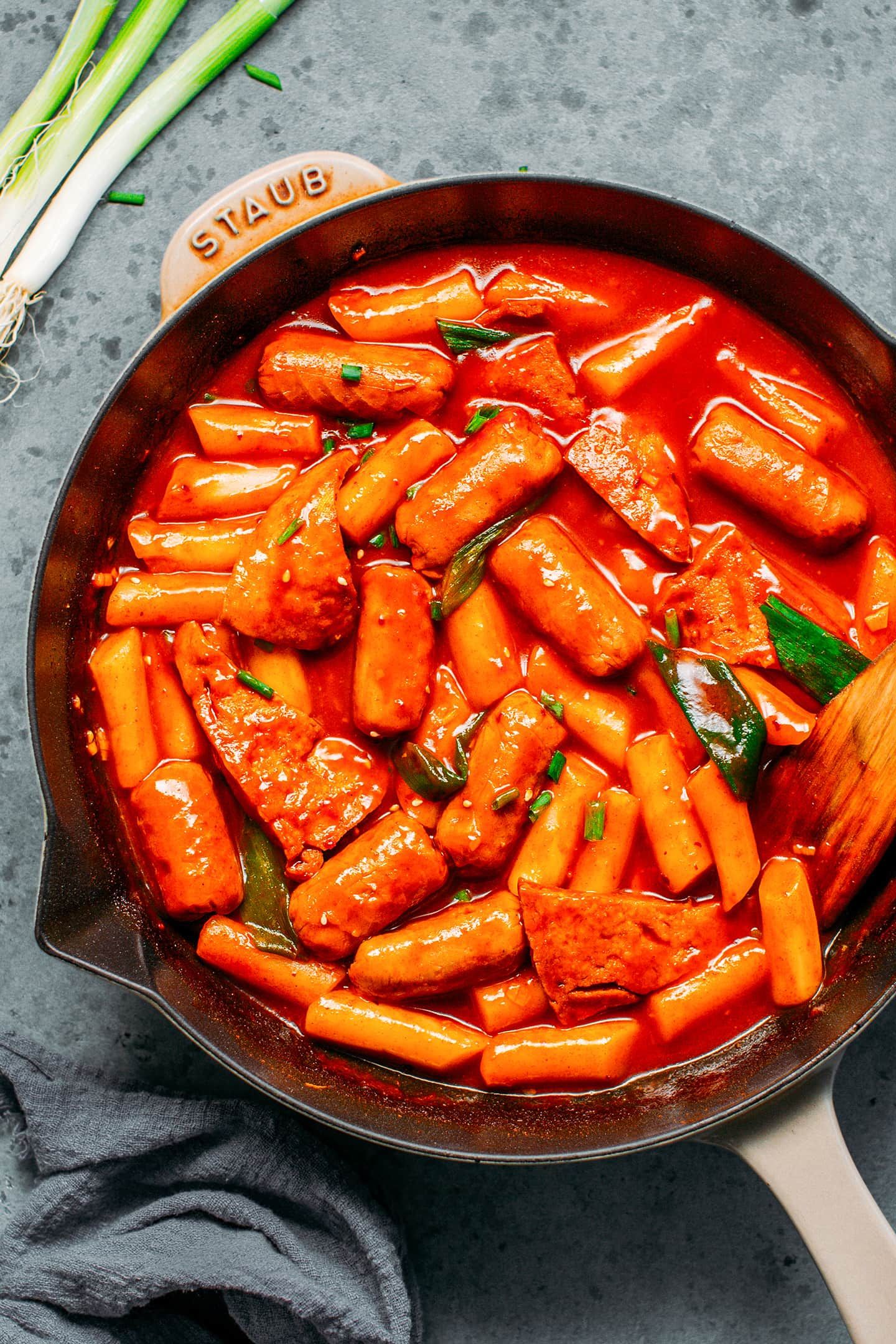 Easy Vegan Tteokbokki (Spicy Korean Rice Cakes)