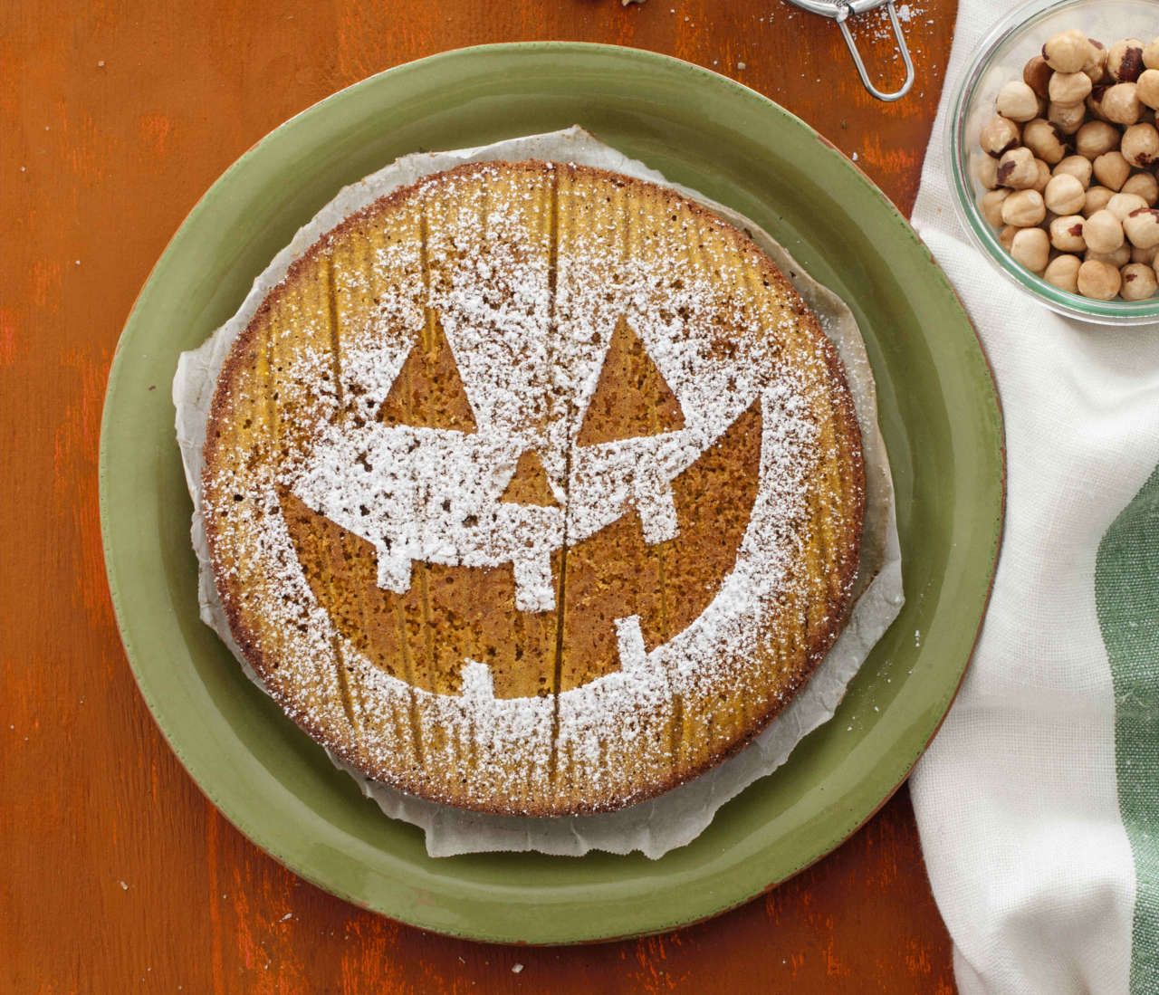 Torta di Halloween con zucca e nocciole Cucina Naturale