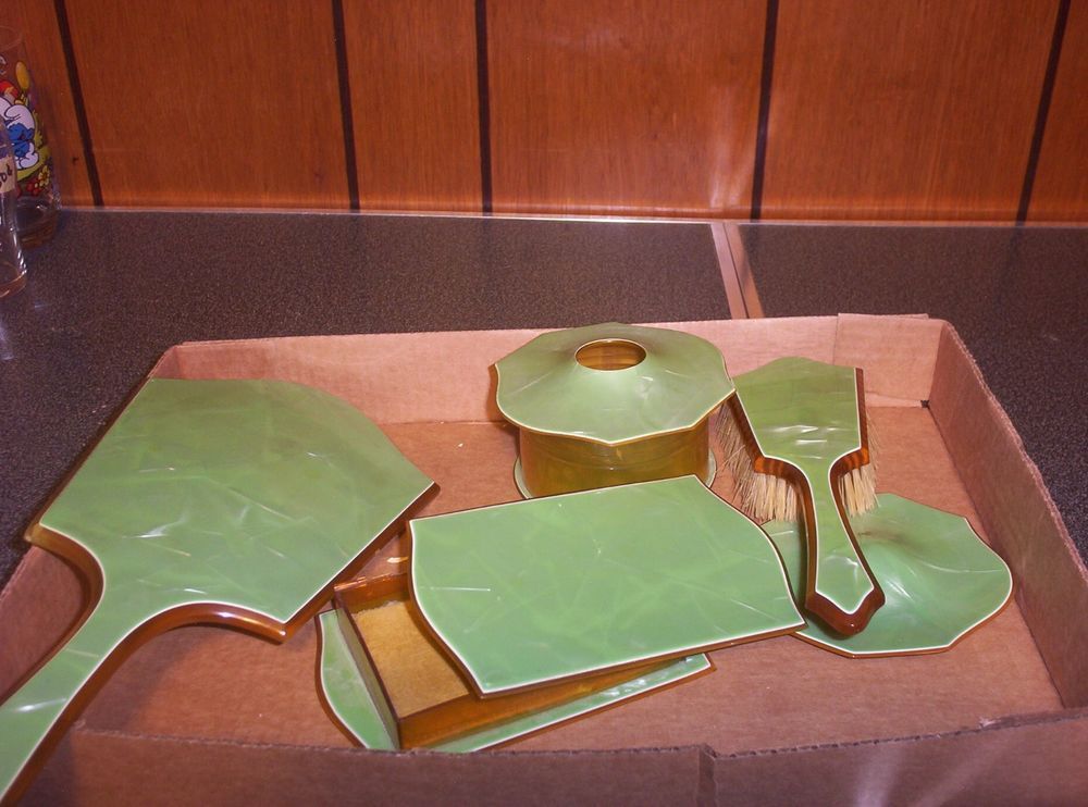 Vintage Pyralin Mayflower Green Bakelite Dresser Set Sets Vanity Accessories Green Bakelite Dresser Sets